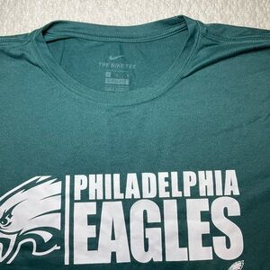 Nike tee size large nfl eagles